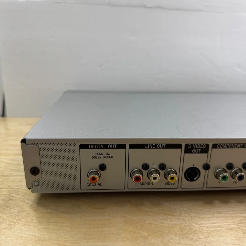 Sony DVP-NS425P CD DVD Player Silver Progressive Scan with Remote and Cables
